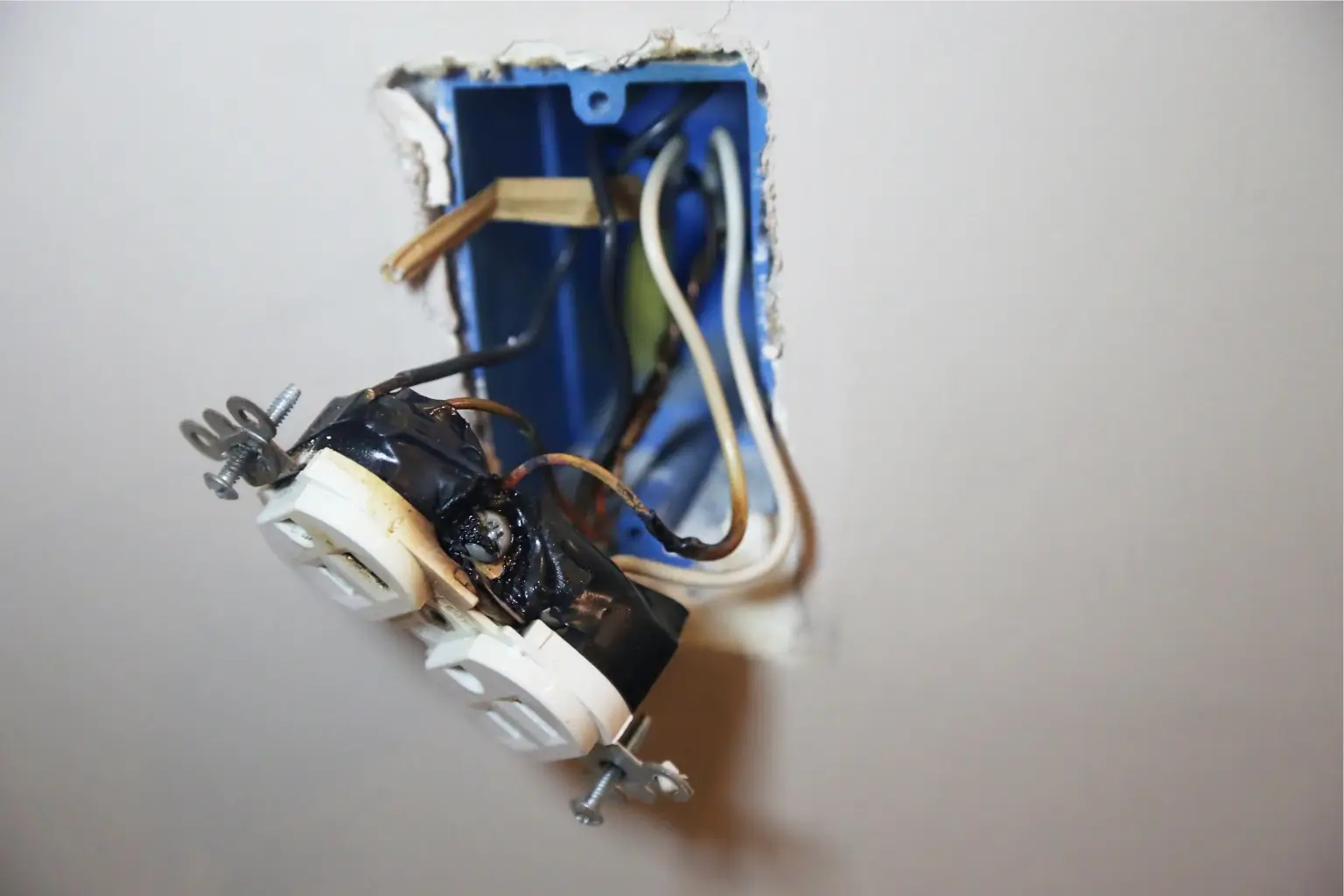 Electrician in San Diego